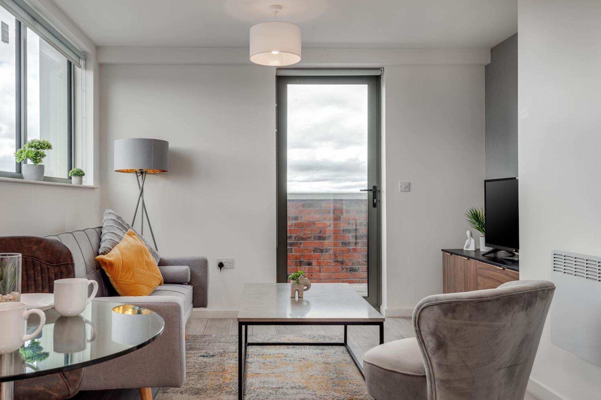 Apartment Huge Long Savings! View Balcony Penthouse