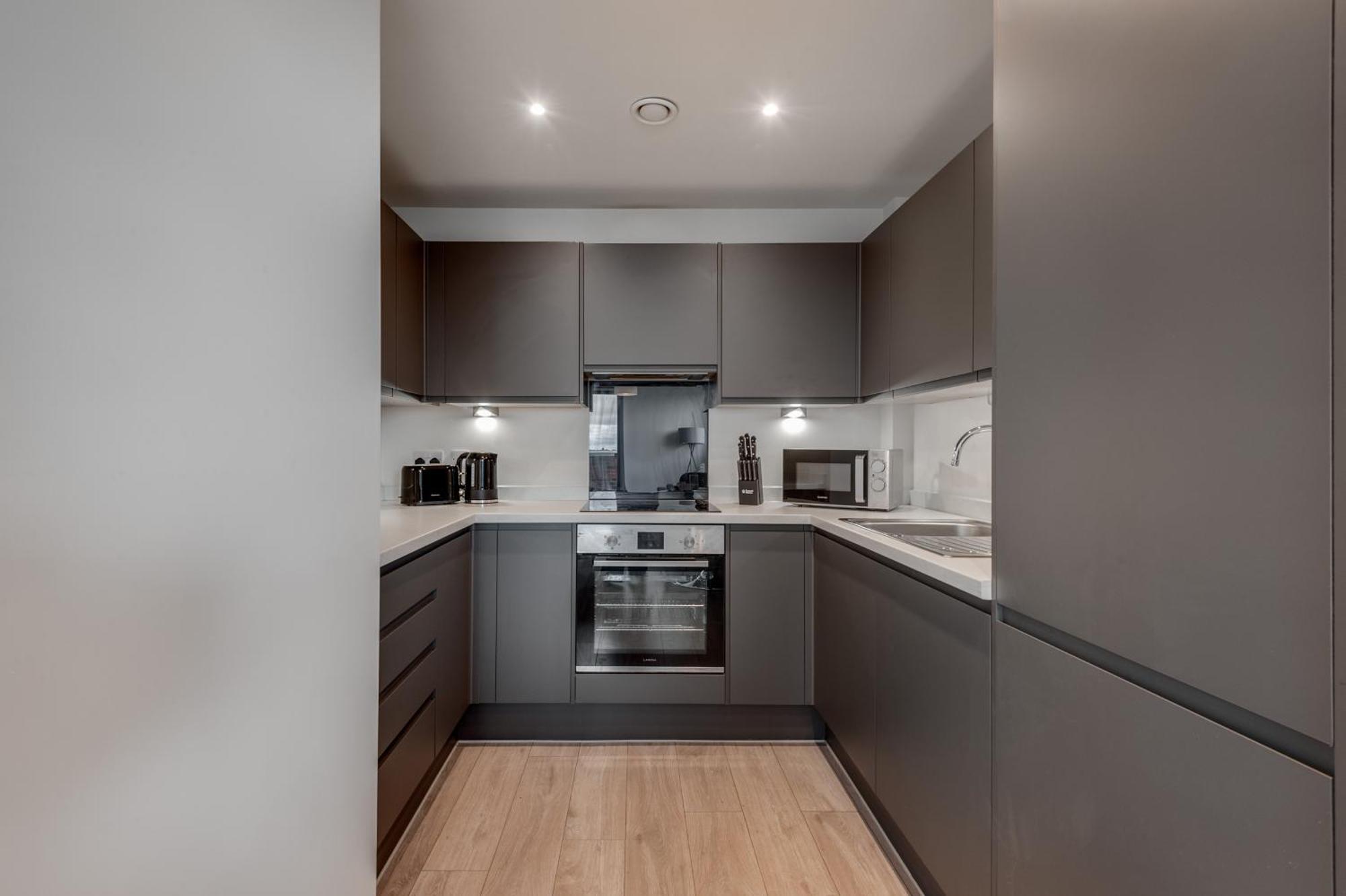 Apartment Huge Long Savings! View Balcony Penthouse