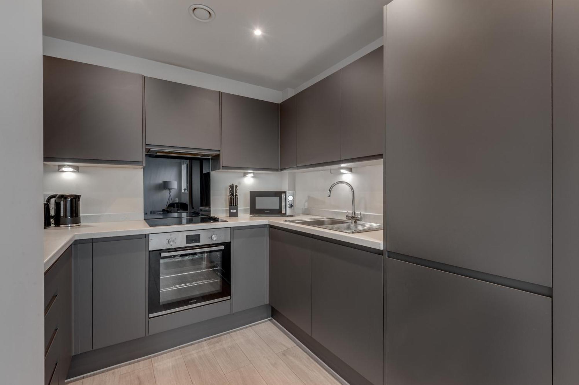 Apartment Huge Long Savings! View Balcony Penthouse